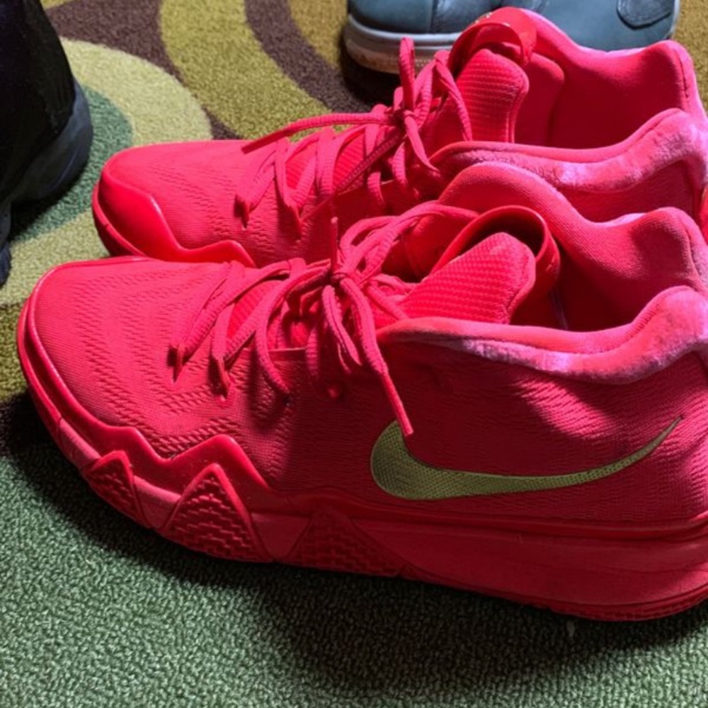 Pink Kyries